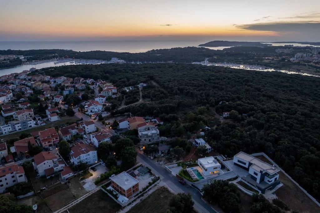 Villa Near Beach Wih 12 Meters Long Pool Pjescana Uvala Buitenkant foto