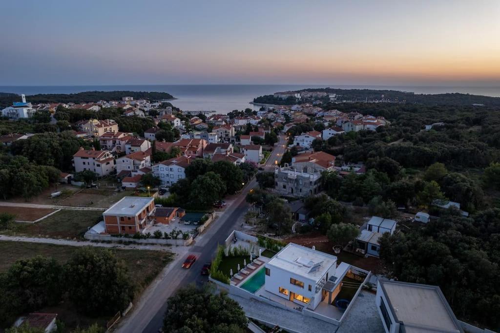 Villa Near Beach Wih 12 Meters Long Pool Pjescana Uvala Buitenkant foto